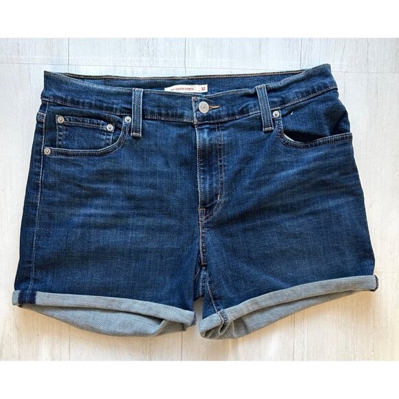 Levi's Women's Size 32 Mid Rise Mid Length Short - Picture 1 of 9